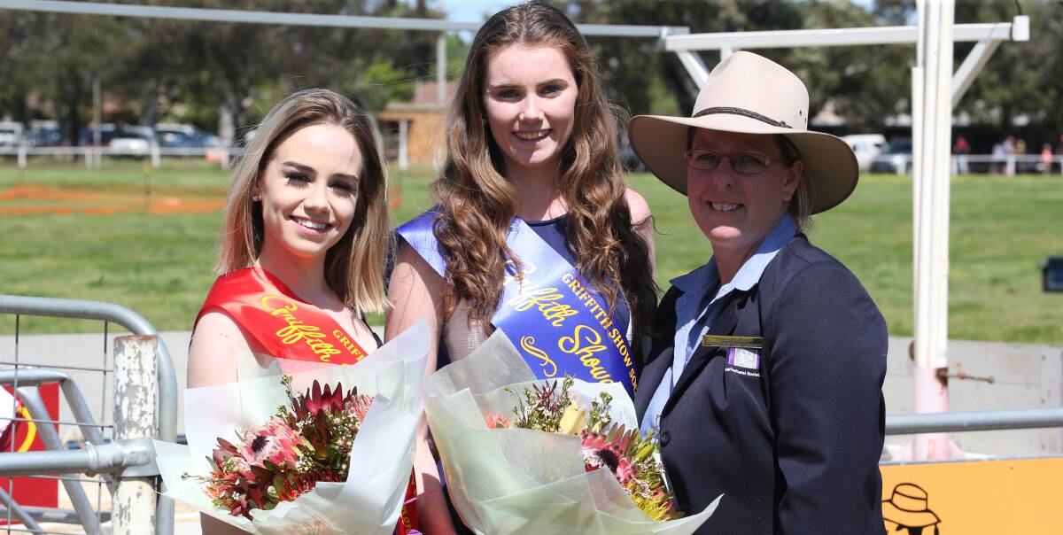 SHOWGIRL: Runner Up Miss Showgirl Charlotte Holvden, Miss Showgirl 2016 Sarah Cudmore and president of the show society Yvette McKenzie. Picture: Anthony Stipo.