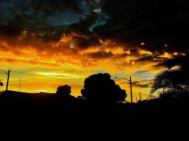 #GRIFFITH: @katiewealleans_96 - A Griffith sunset.