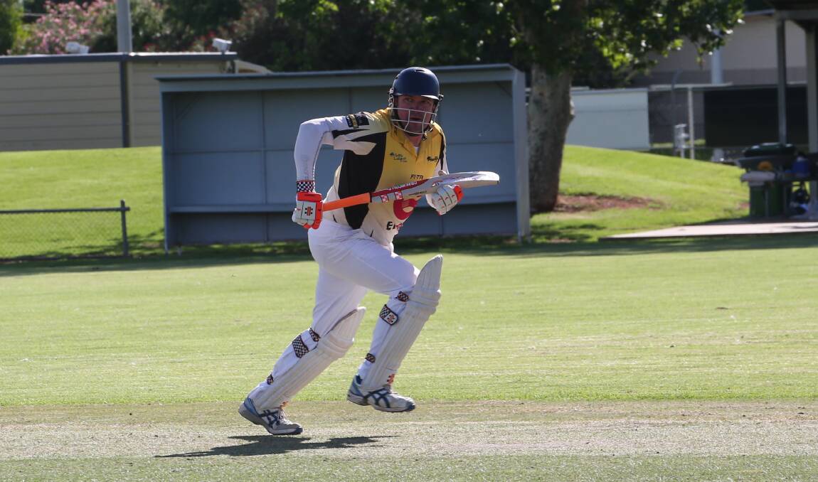 QUICK RUN: Leagues captain Ben Leach looking to get a single during his side's game last weekend against Coro. PHOTO: Anthony Stipo