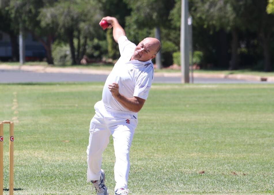 ASSET: Diggers' Mark Favell played a key role with both bat and ball during his side's game against Coro. PHOTO: Anthony Stipo