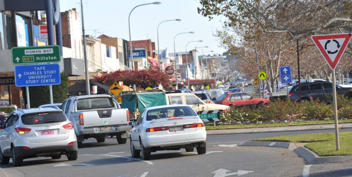 CLOGGED: Council is focusing on parking compliance on Banna Avenue and will deploy new devices to further help reduce congestion and help business. Picture: Anthony Stipo.
