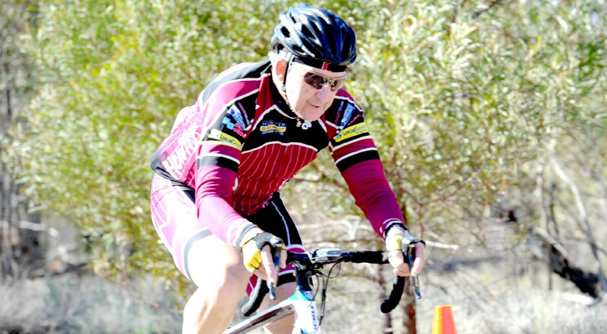 EFFORT: Hunter District Cycle Club rider Noel Bromage works hard in the road race at Scenic Hill. Pictures: Wendy Simpkin