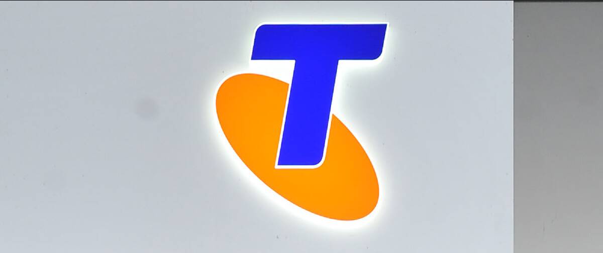 Telstra chief offers free data