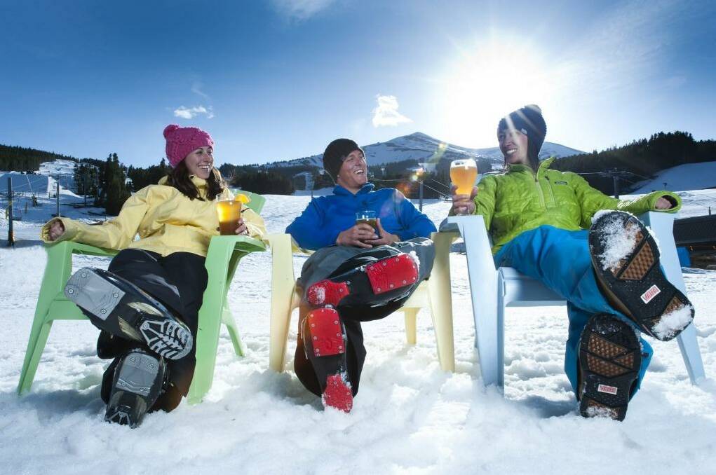 Skiers have a relaxing break in Breckenridge. Photo: Vail Resorts / Sean Boggs