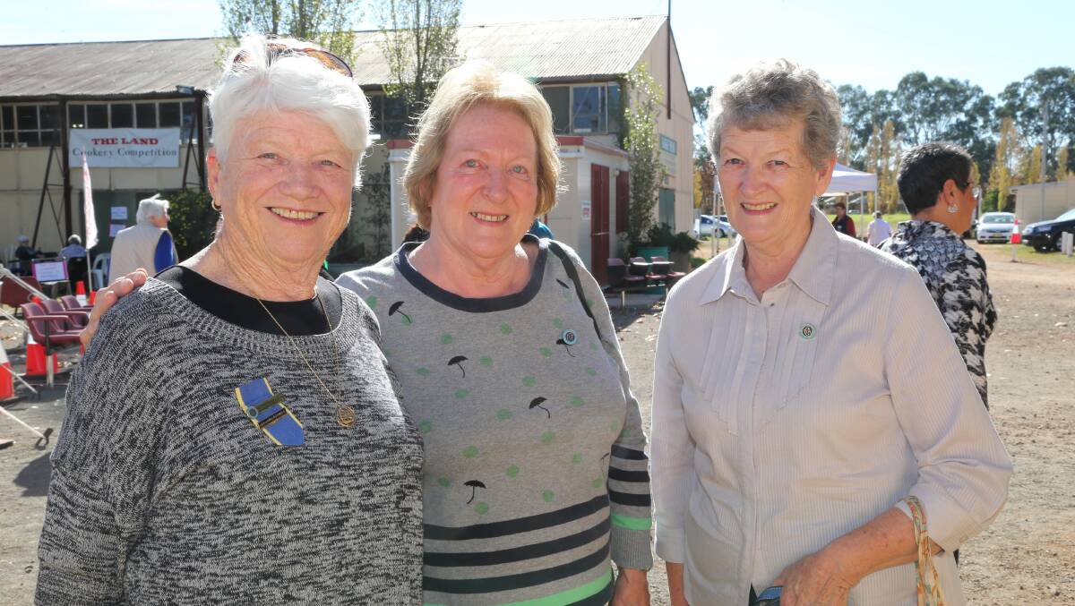 Noeline Garty, Syliva Glendenning and Betty Huntly were delighted to catch up.