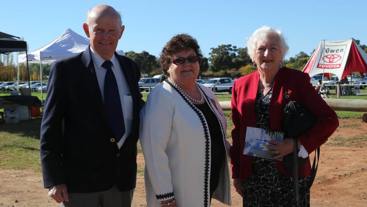 Arthur Roberts, Margaret Roberts and Jenny Mitchell enjoyed the sunshine.