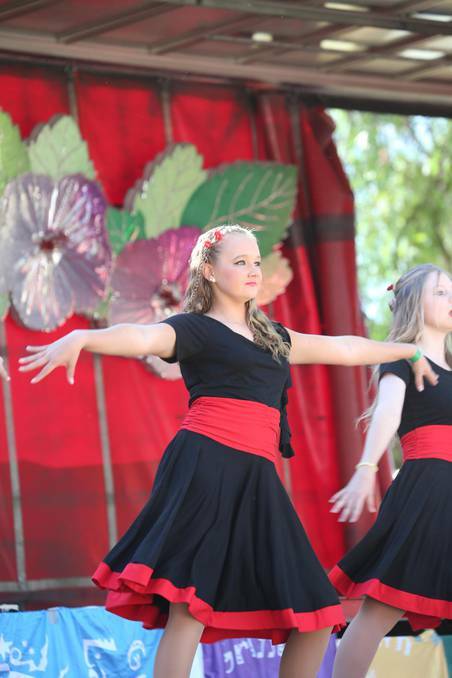 LA FESTA, GRIFFITH: Natasha Nancarrow dazzles the crowd with her performance. Picture: Anthony Stipo, The Area News