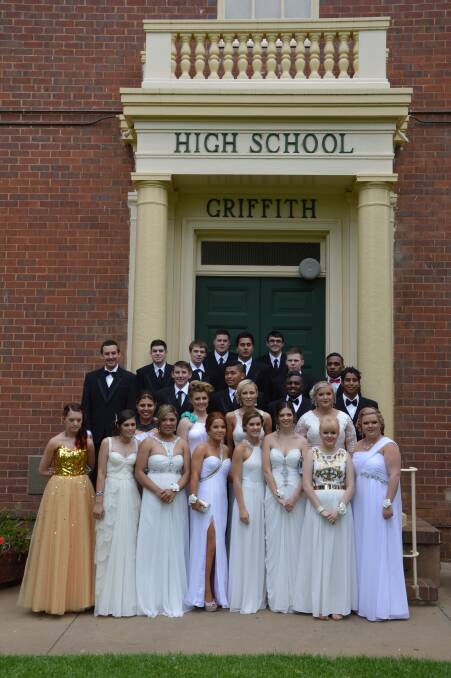 Year 12 Griffith High School graduates. Picture: Karen Kalon. 