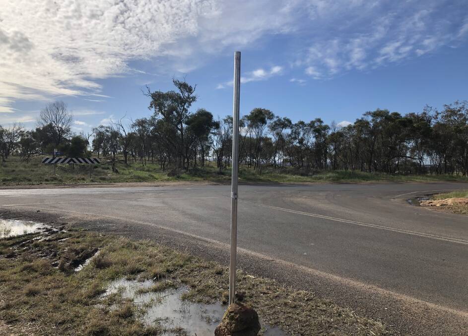 STOP?: The stop sign on the corner of Scenic Drive and Rifle Range Road has been stolen repeatedly over the last two weeks. PHOTO: Cai Holroyd