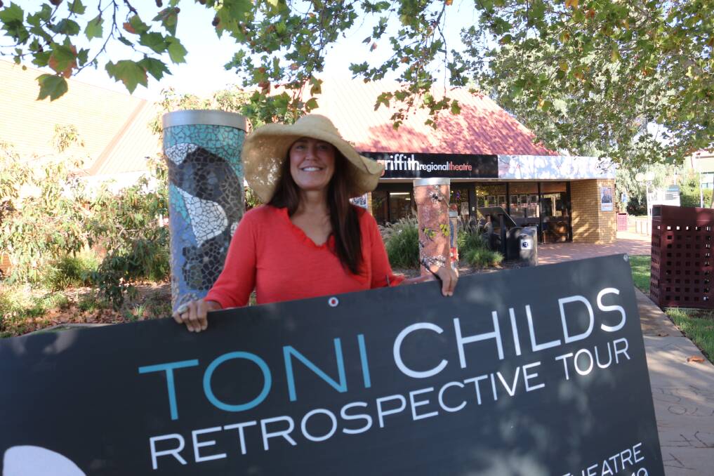 CHILDS PLAY: Famous singer-songwriter Toni Childs paid a visit to Griffith to promote her upcoming show at the Griffith Regional Theatre in April. PHOTO: Kenji Sato