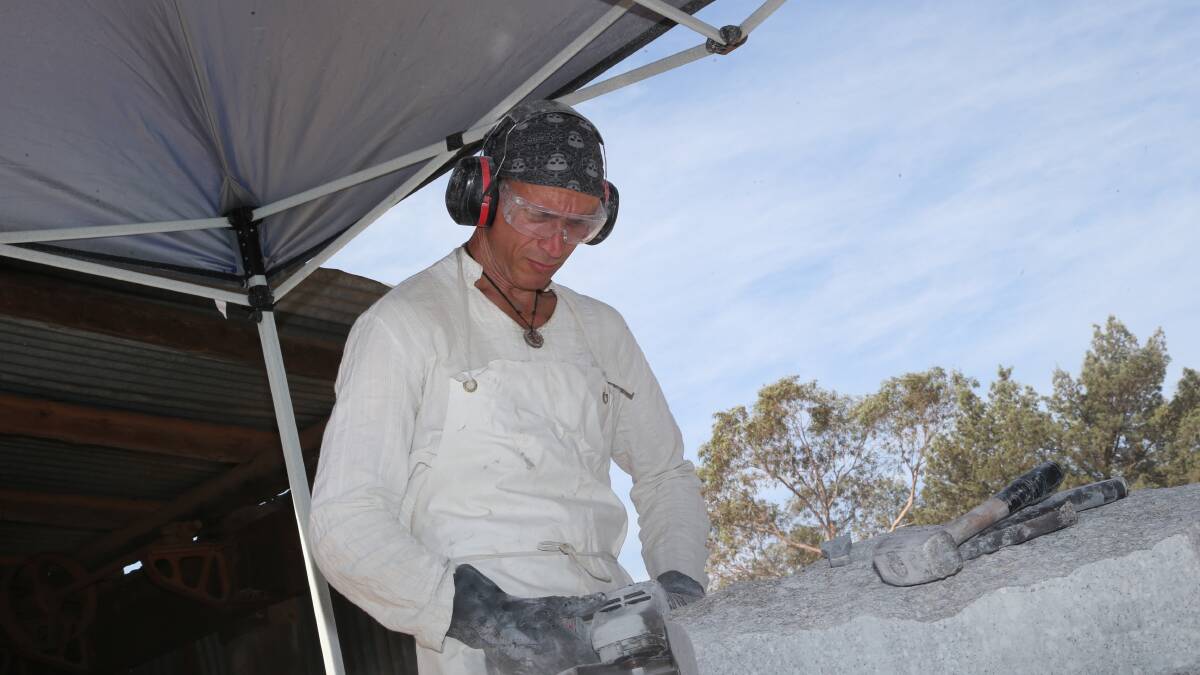 Australian sculptor set to carve up Griffith’s history