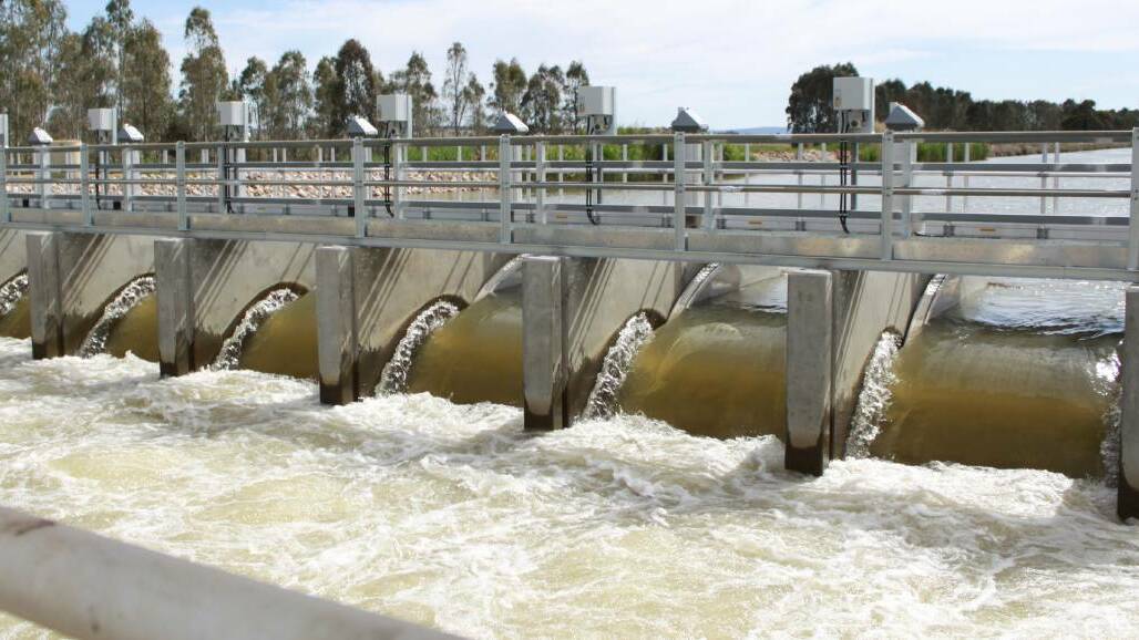 ACCC 'discontinues' probe into Murrumbidgee Irrigation water meters