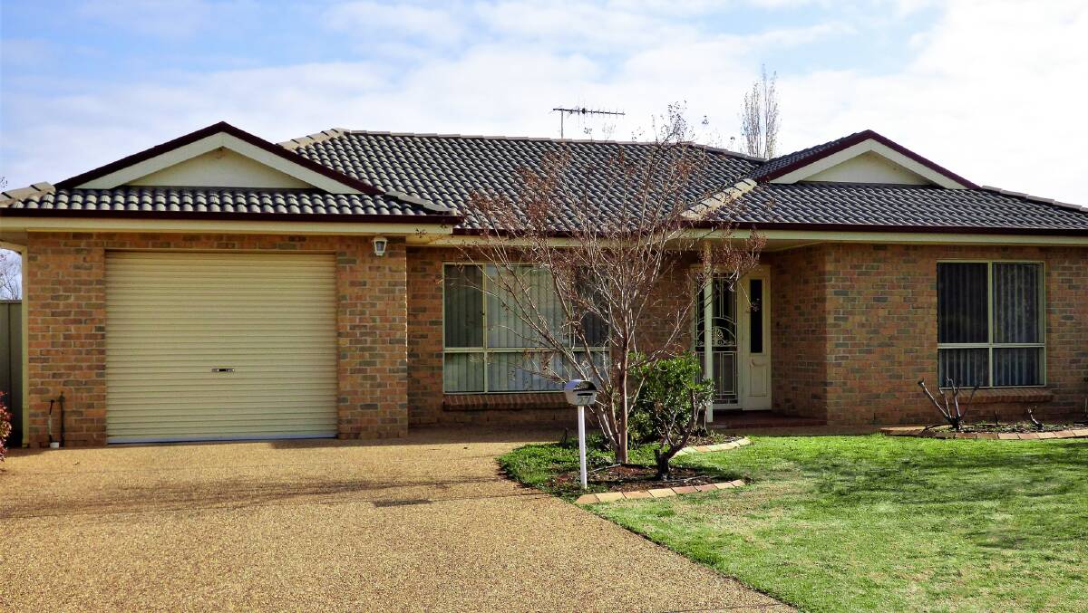 27 Dickson Road, Griffith