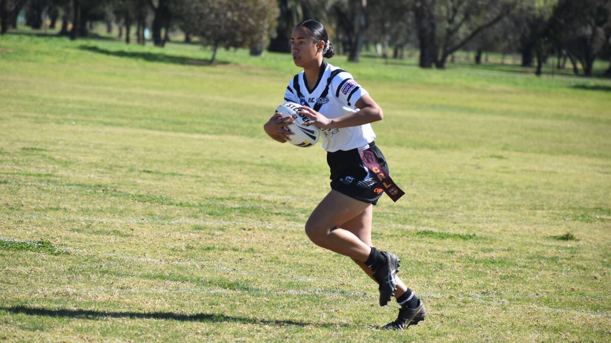 CRUCIAL: Black and Whites' Beyonce Marela scored the important second try.