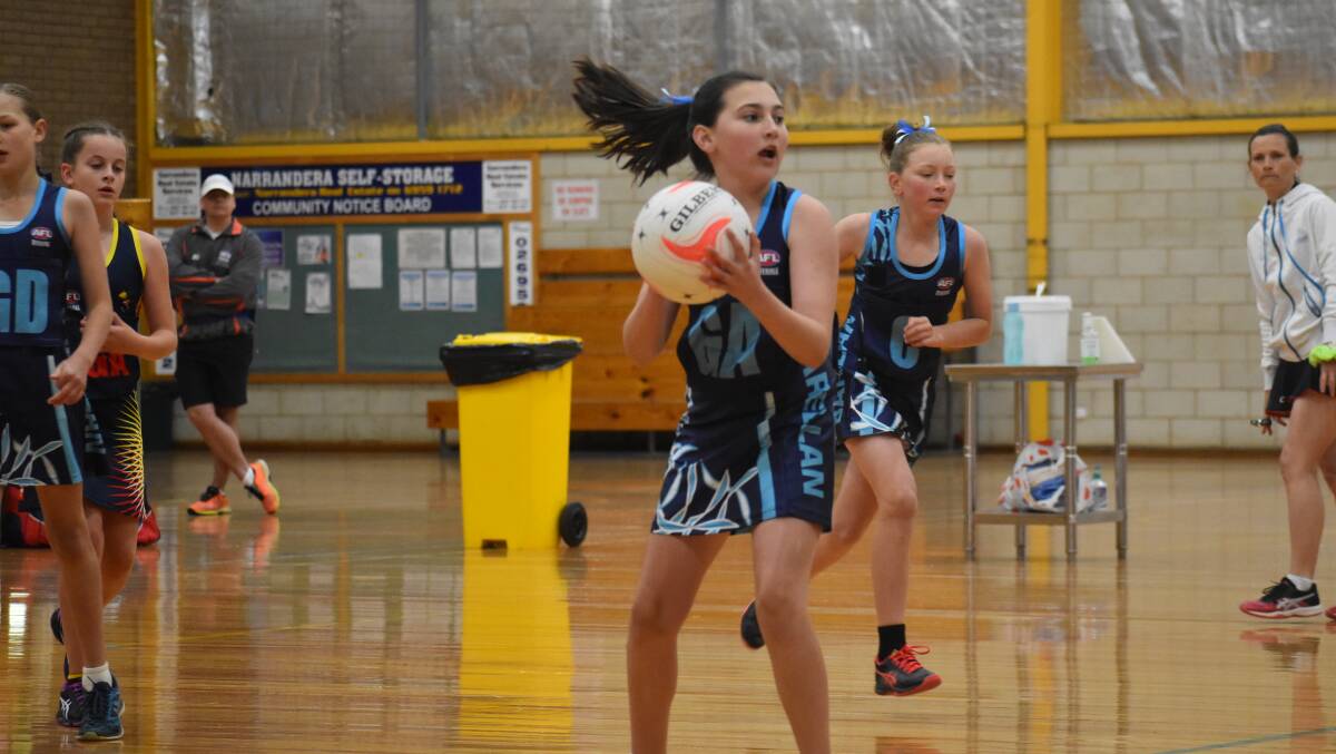 Barellan's Lily Curran in action during the 2020 South West Juniors under 11s netball final. PHOTO: Liam Warren
