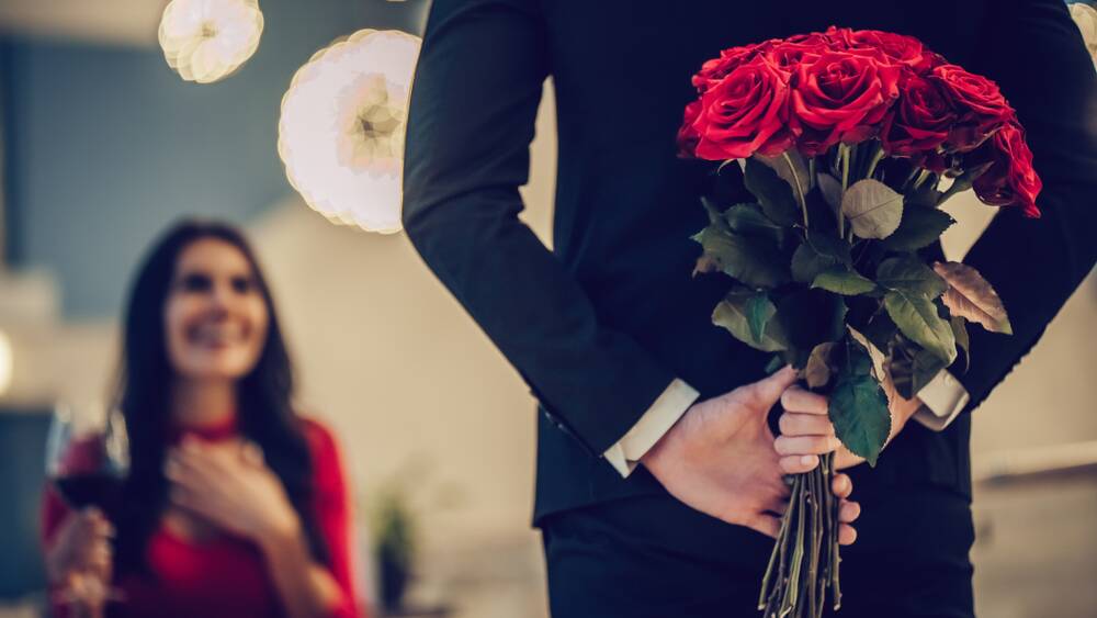 A Guide To Romantic Gift-Giving: How To Shop For Your Partner