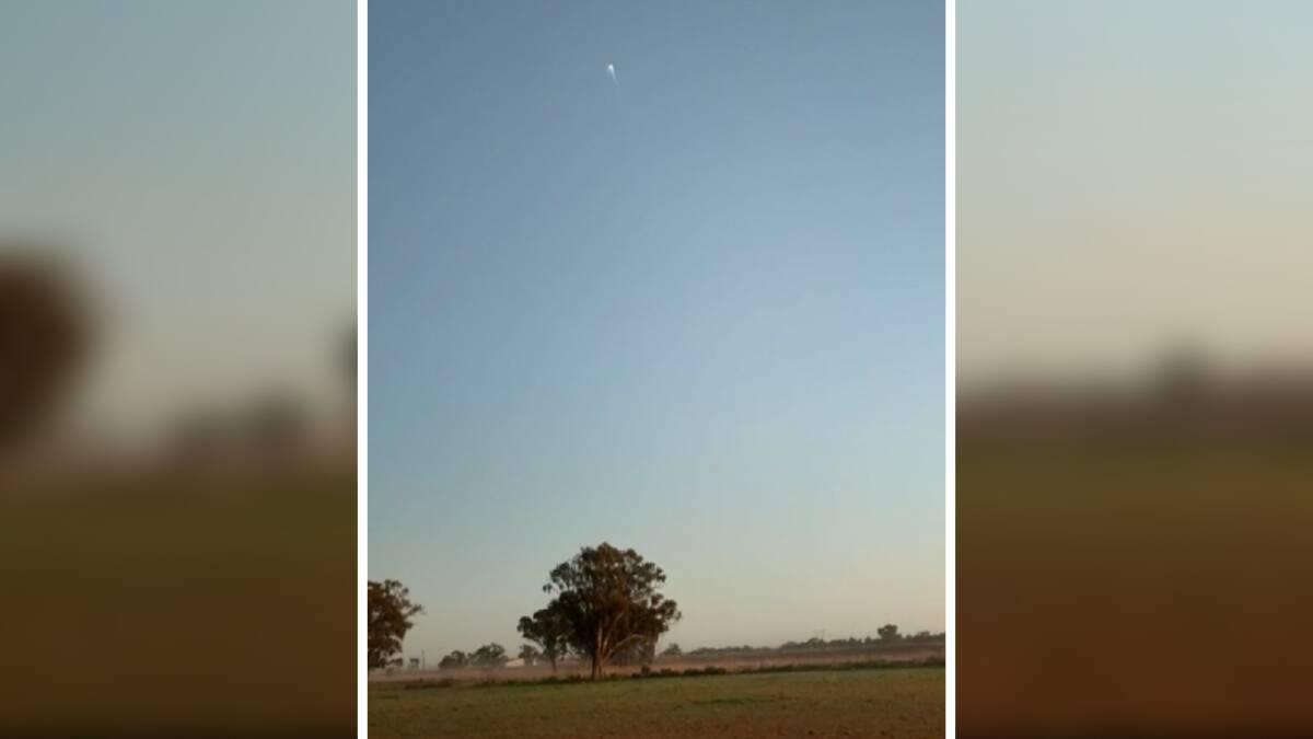 FIREBALL: Keen-eyed residents captured footage of the meteorite soaring above the Riverina at the same time reports of shaking windows and loud booms were made. Picture: Elizabeth Habermann