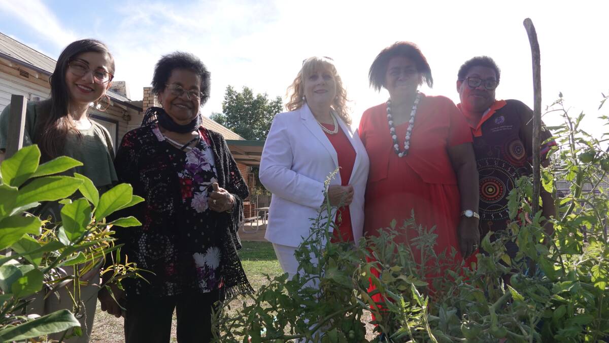 CONVERSATIONS: Sera Yilmaz, Nancy Toga, Anne Napoli, Stella Nafe and Maggie Seru at the Griffith Community Centre. PHOTO: Monty Jacka
