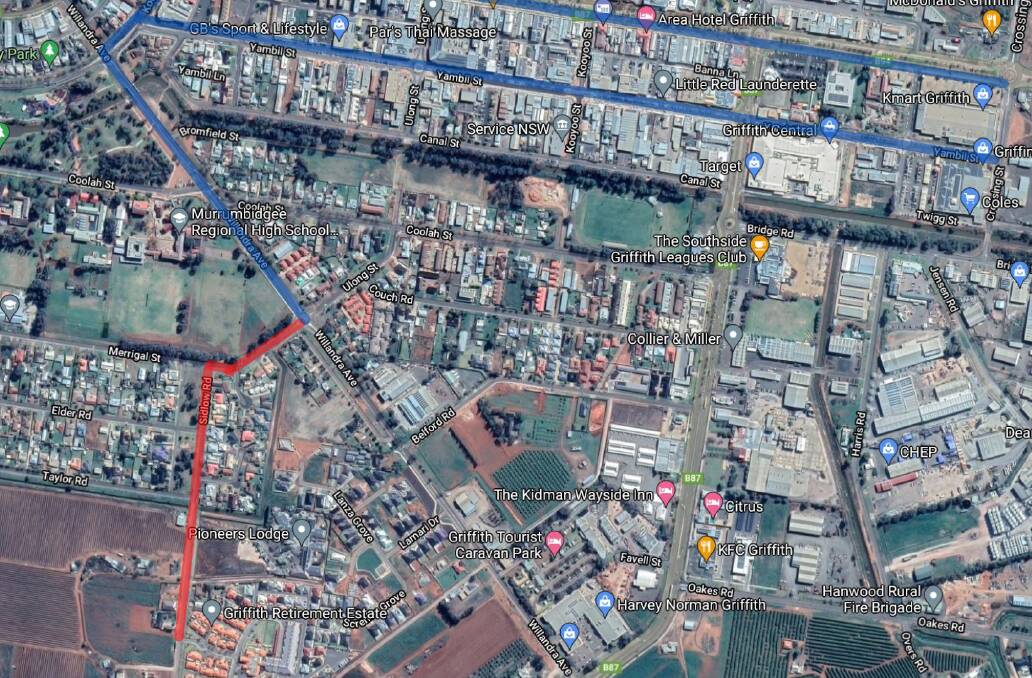 The proposed footpaths (red) will connect with some existing paths (blue) to ensure residents at the aged care facilities can walk all the way into Griffith's CBD.