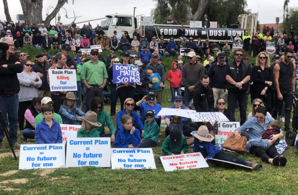 Rally calls for sacking of federal water minister