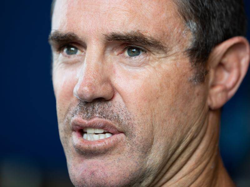 Rugby league great Brad Fittler has encouraged the struggling Broncos to ditch distractions.