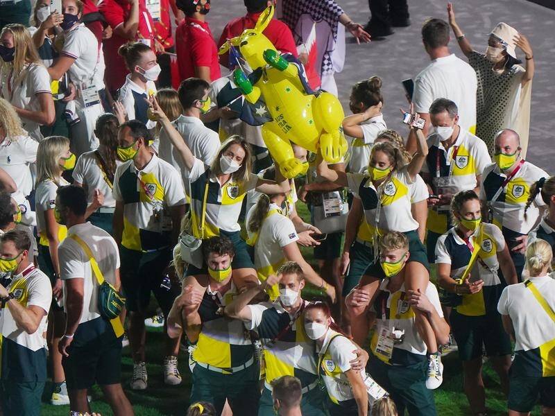 Members of the Australian Olympic team shared centre stage at the Tokyo closing ceremony.