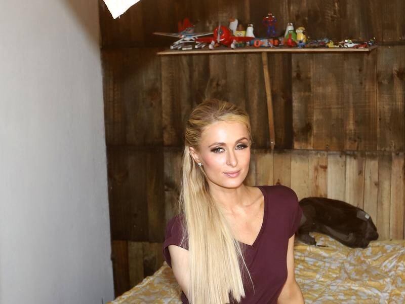 US socialite Paris Hilton will meet fans at a Melbourne shopping centre on Friday.