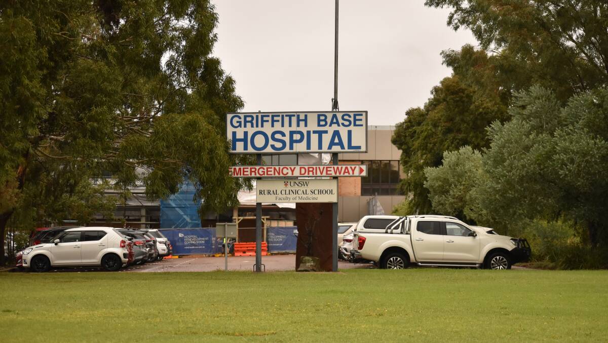 Re-development work on the Griffith Base Hospital have been halted after Aboriginal arachaeological artifacts were found.