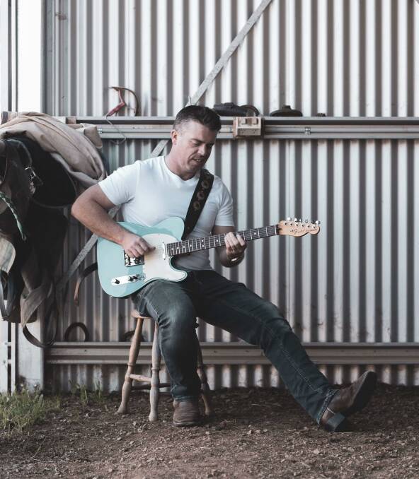 LIVE IN GRIFFITH: Musician Aaron Oldaker will provide live entertainment during the Griffith Foodies Night Market this month. PHOTO: Contributed